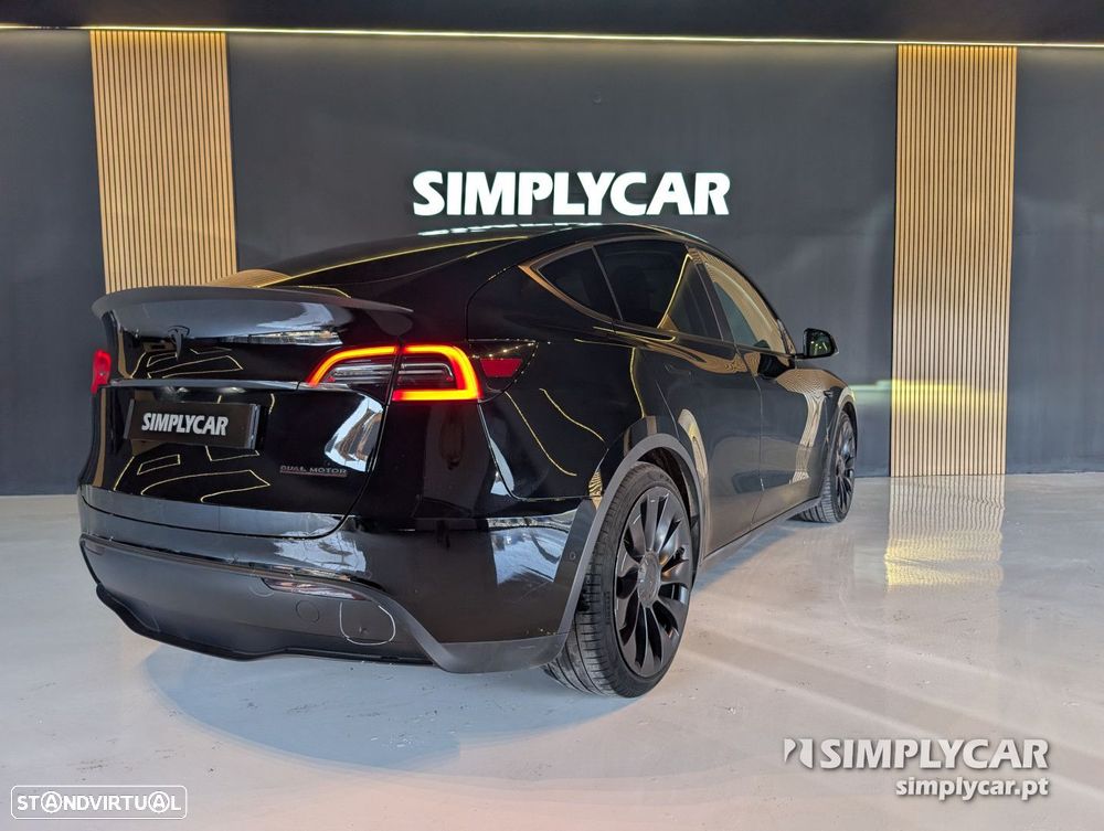 Tesla Model 3 - 4