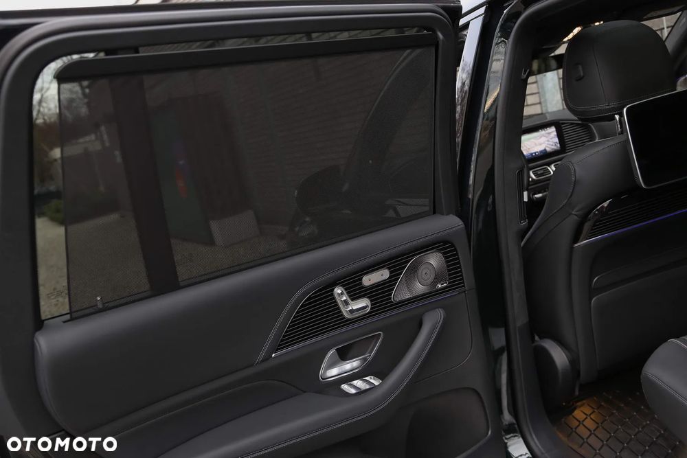 Mercedes-Benz GLS - 33