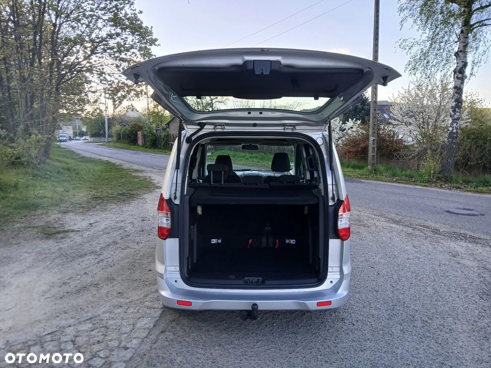Ford Tourneo Courier 1.0 EcoBoost Titanium - 24