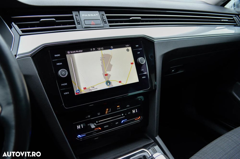 Volkswagen Passat 2.0 TDI SCR DSG Comfortline - 8