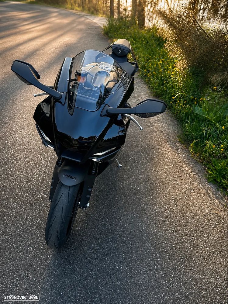Yamaha YZF R1 - 11