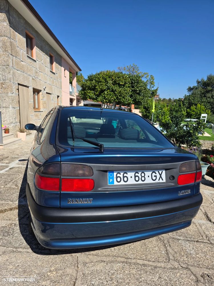 Renault Laguna 1.8 RXE - 4