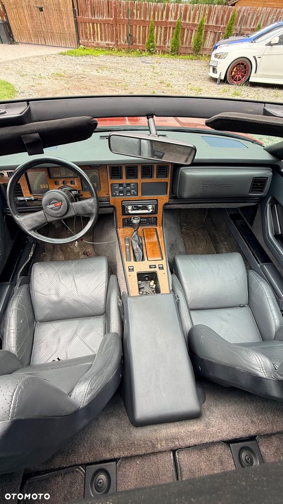Chevrolet Corvette - 19