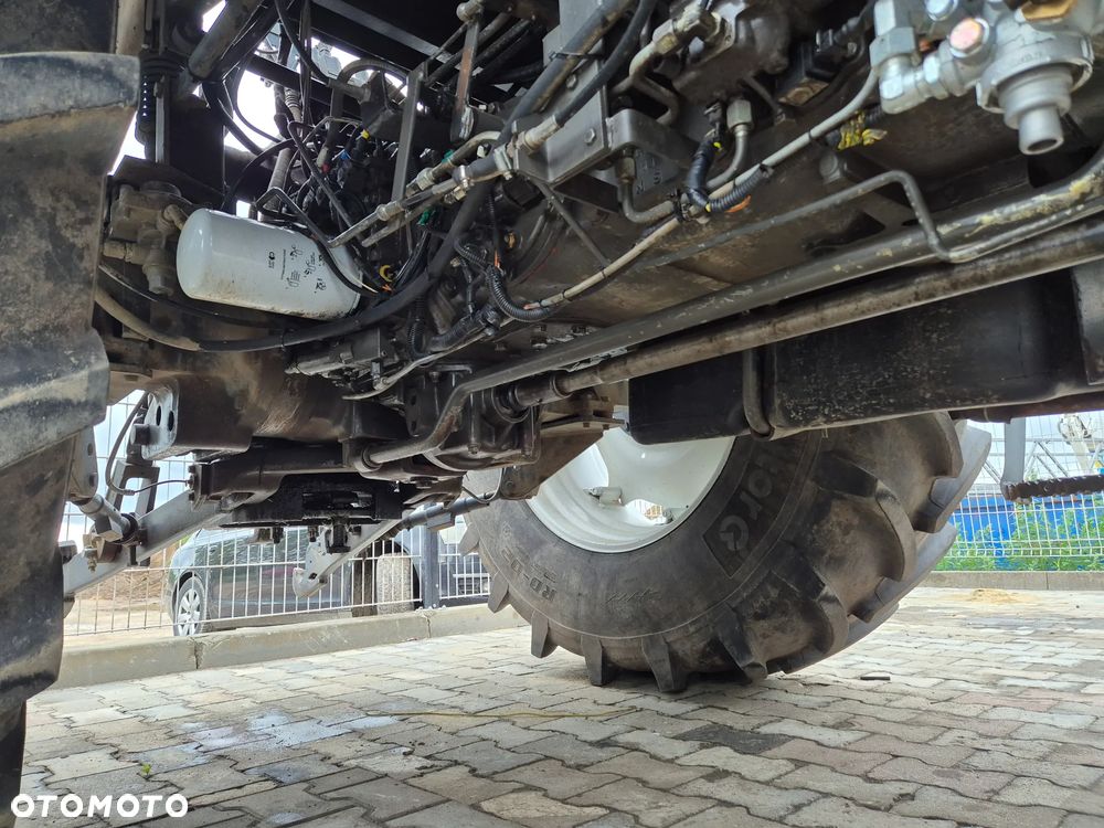 Renault Ares 710 RZ - 8