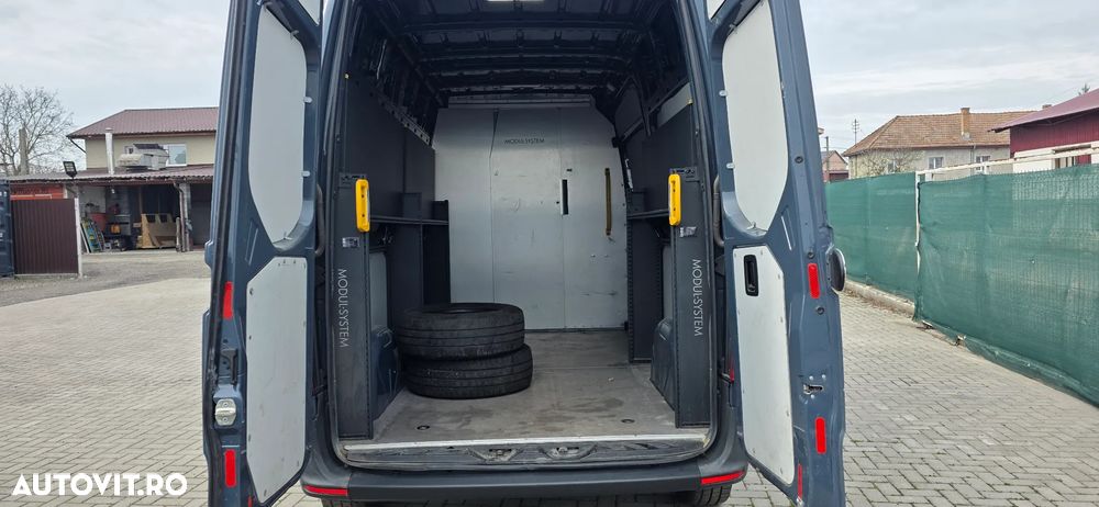 Mercedes-Benz Sprinter - 13