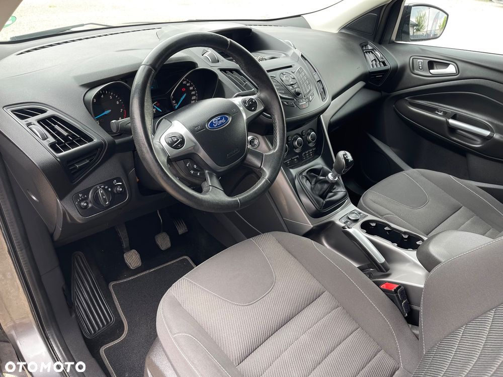 Ford Kuga - 37