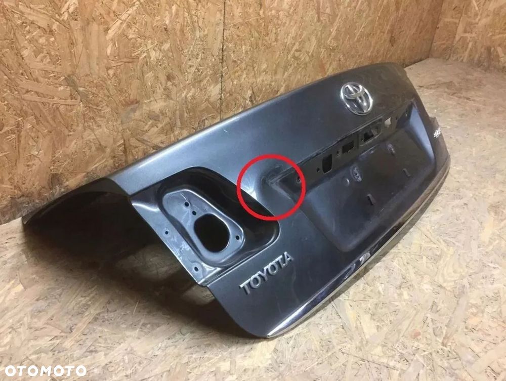 TOYOTA AVENSIS T27 2008-2015 SEDAN KLApa tylna tył chrom listwa EMBLEMAT - 5