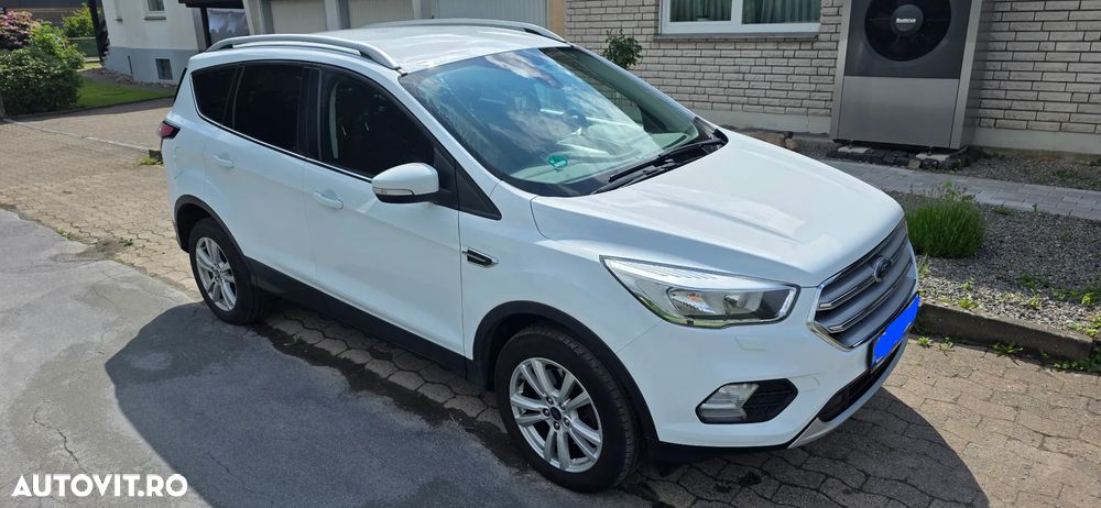 Ford Kuga 2.0 TDCi 2x4 Aut. Trend - 3