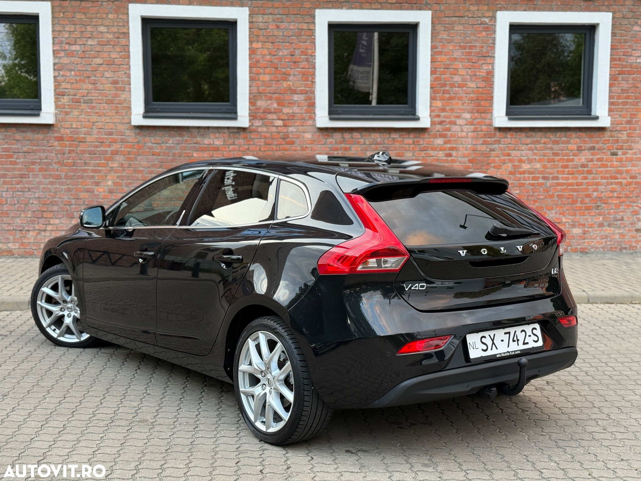 Volvo V40 D2 Aut. Summum - 4