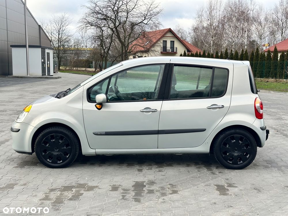 Renault Modus 1.6 16V Privilege - 9