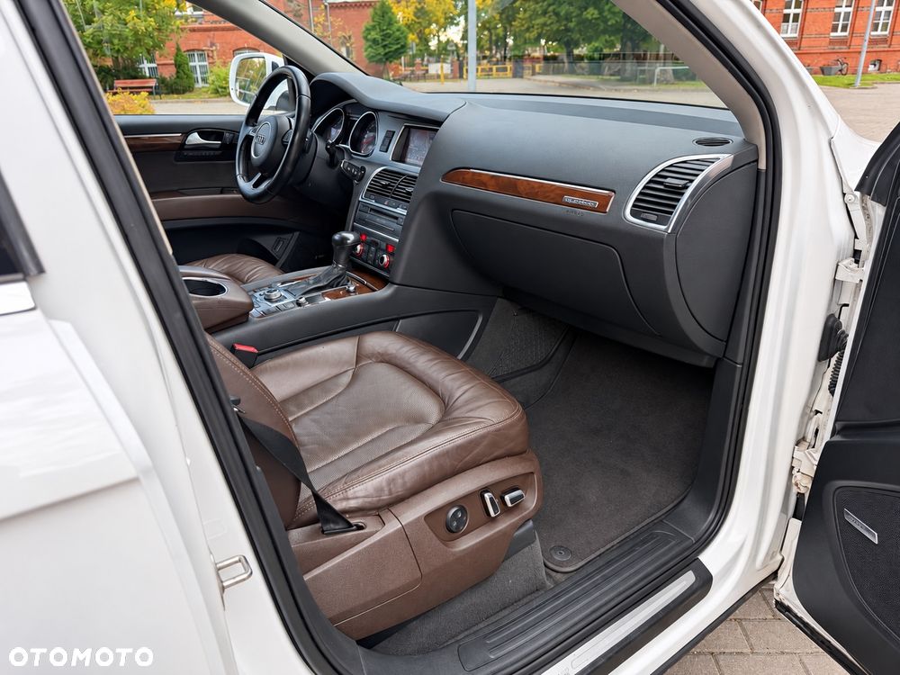 Audi Q7 3.0 TFSI Quattro Tiptr - 6