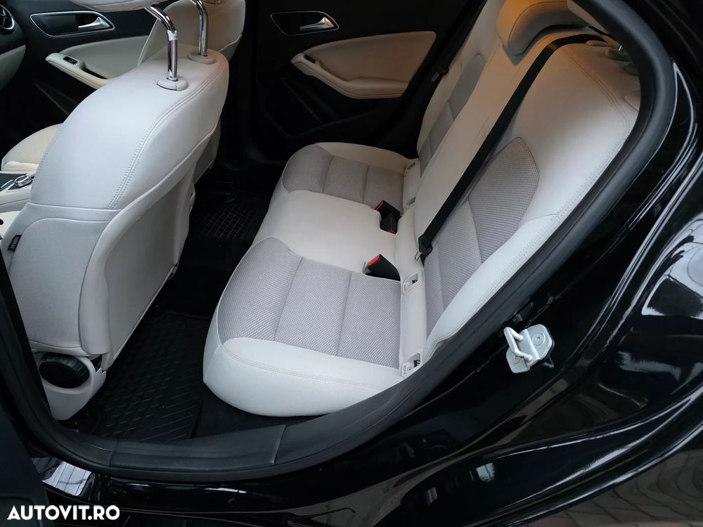 Mercedes-Benz A 180 7G-DCT StreetStyle - 17