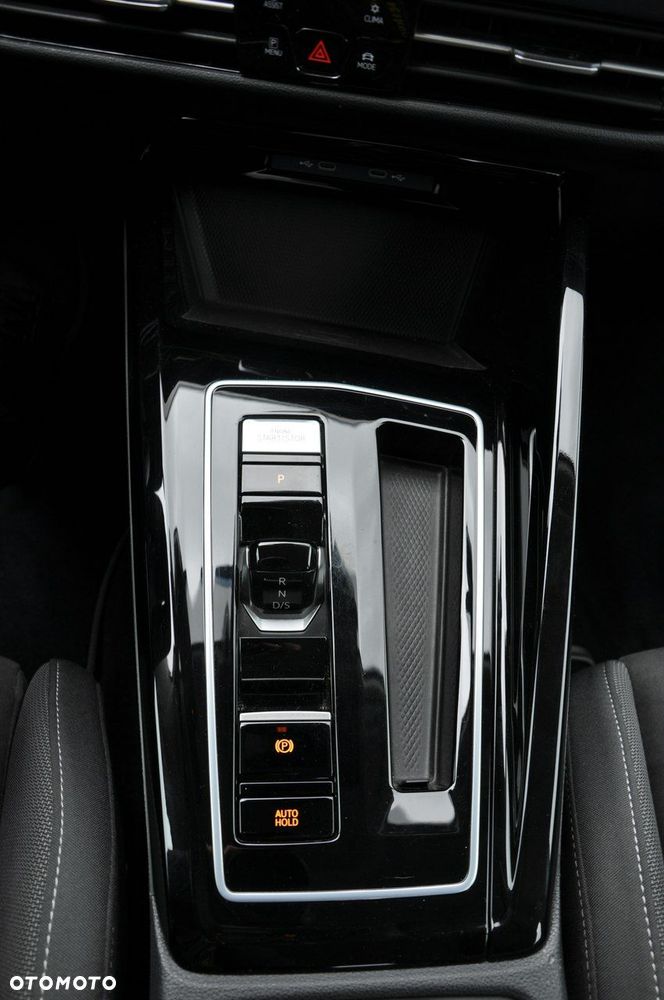 Volkswagen Golf - 25