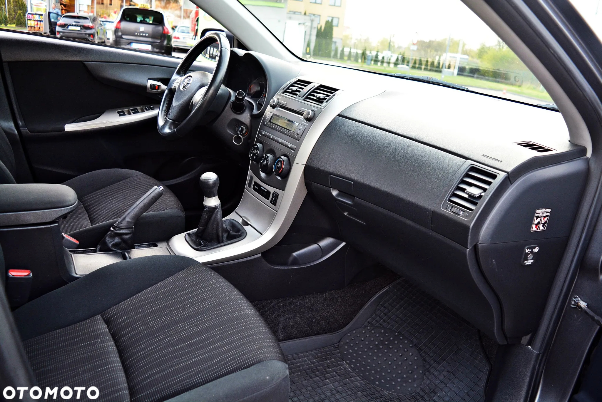 Toyota Corolla 1.6 VVT-i Sol - 17