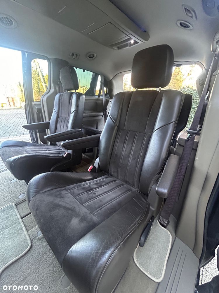 Lancia Voyager 2.8CRD Platinum - 16