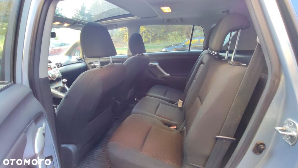 Toyota Verso 2.0 D-4D Luna 7os - 17