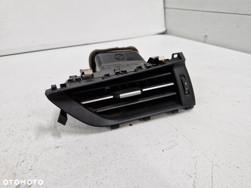 toyota avensis t27 lift t29 kratka nawiewu prawa 55650-05170 - 1