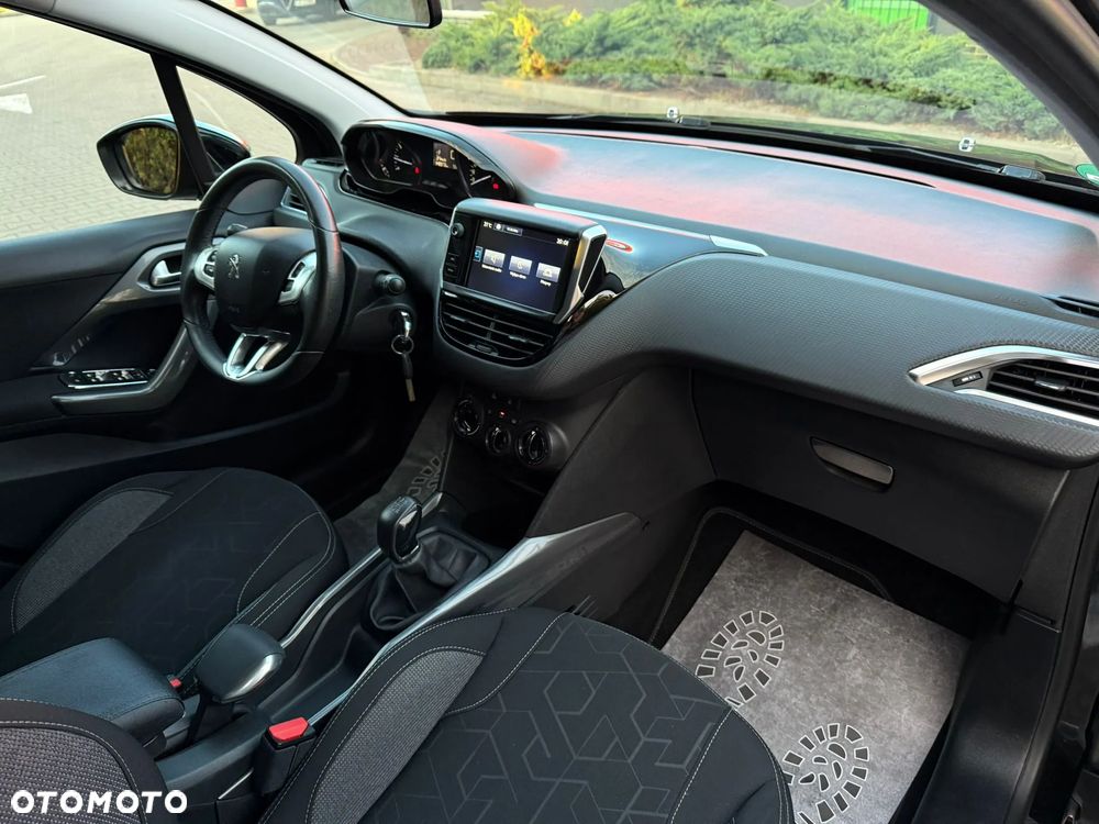 Peugeot 2008 1.2 Pure Tech Allure S&S - 8