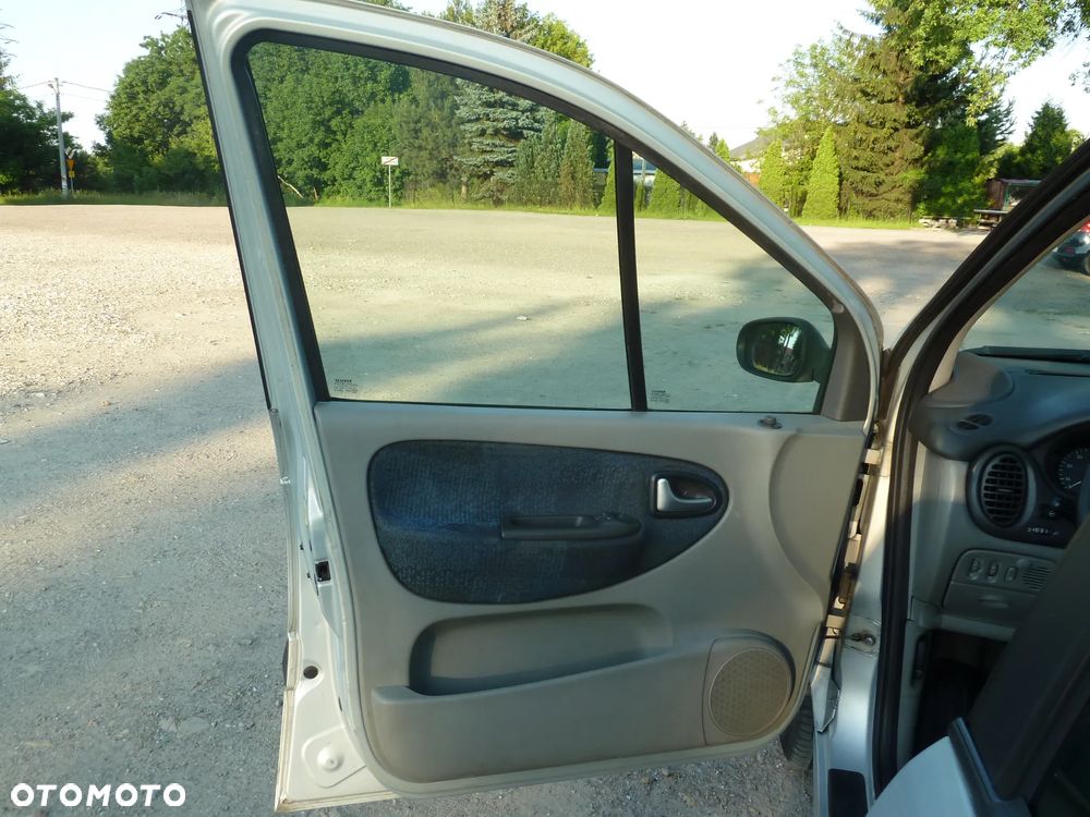 Renault Scenic 1.6 16V Authentique - 13