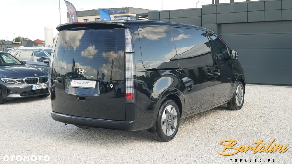 Hyundai Staria - 8