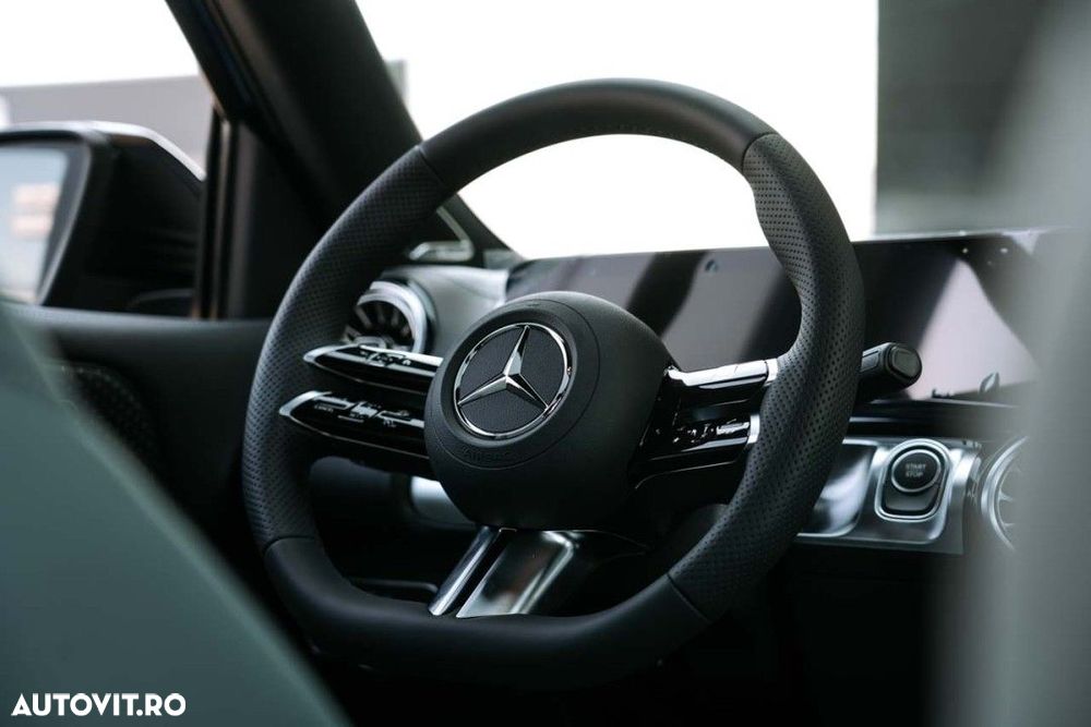 Mercedes-Benz EQB 300 4MATIC - 15