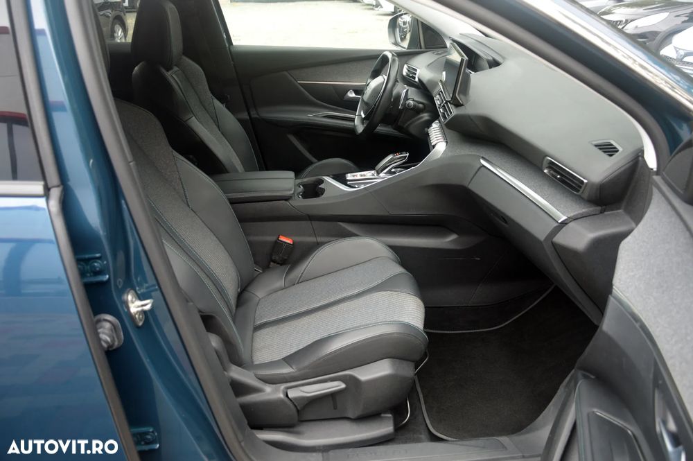 Peugeot 3008 225 e-EAT8 Allure - 29