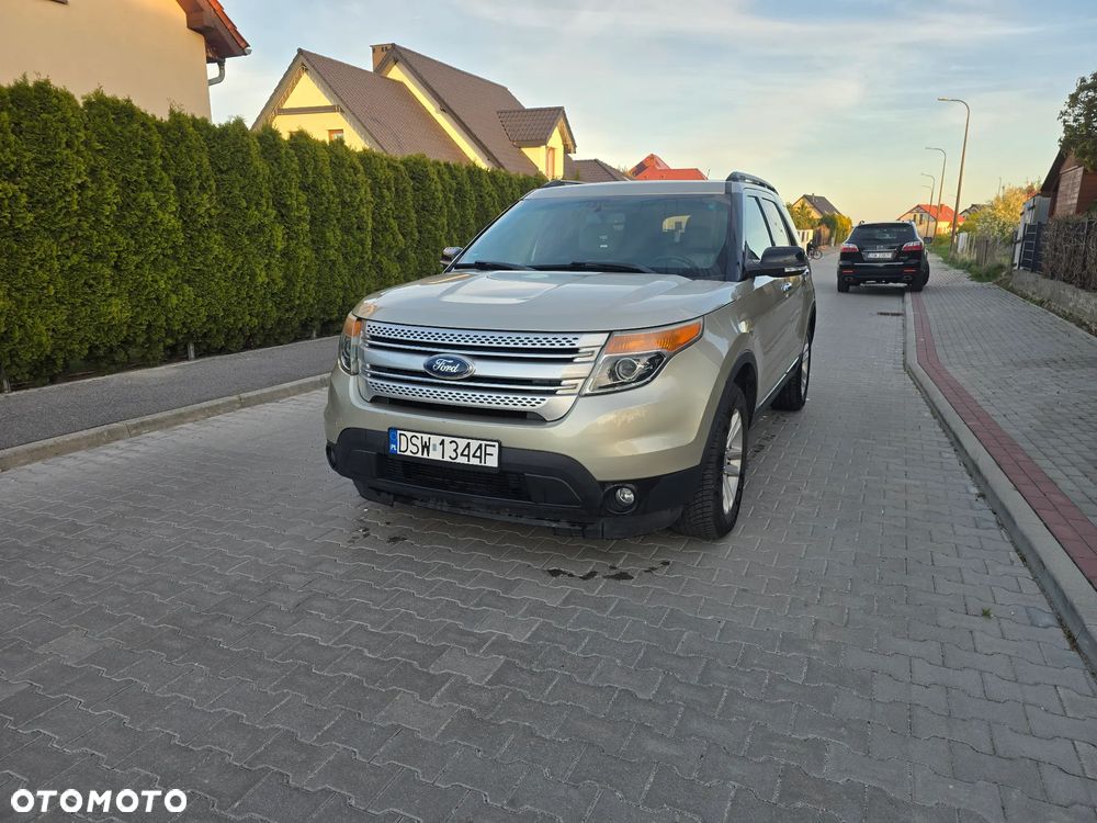 Ford Explorer - 2