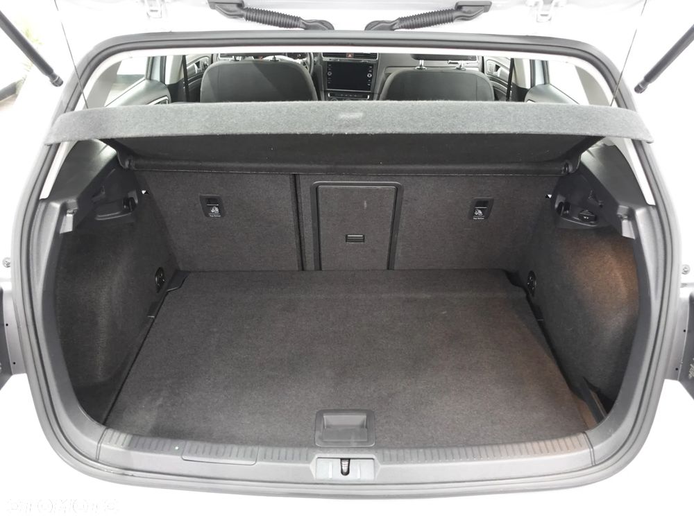 Volkswagen Golf 1.6 TDI SCR DSG Comfortline - 24