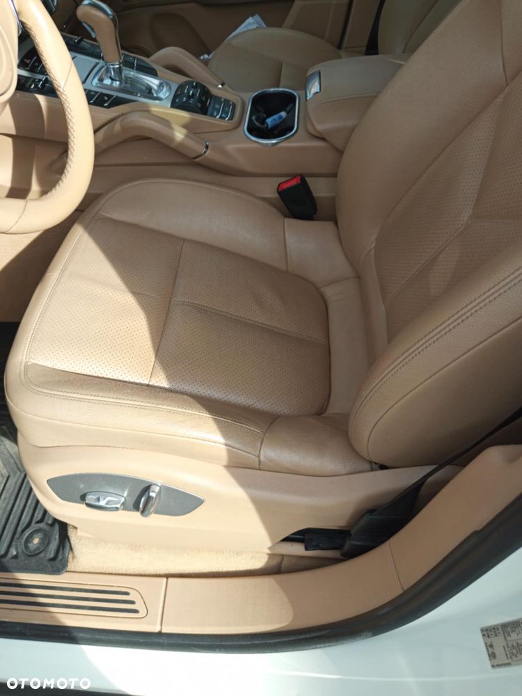 Porsche Cayenne - 7