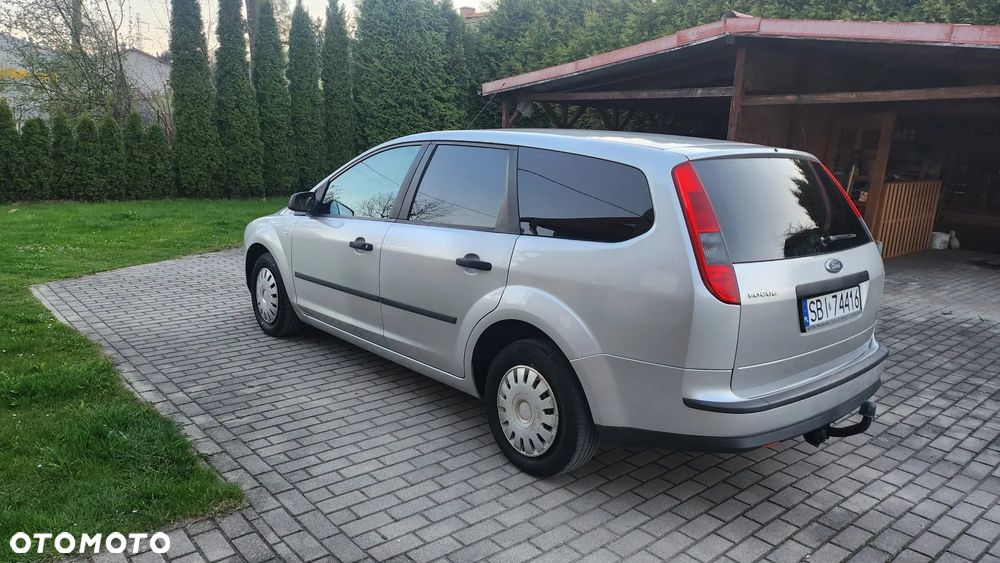 Ford Focus Trend - 2