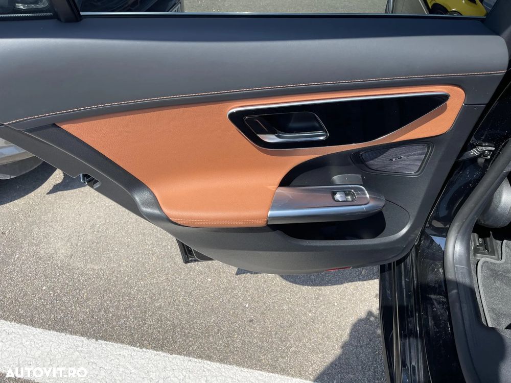 Mercedes-Benz C - 23