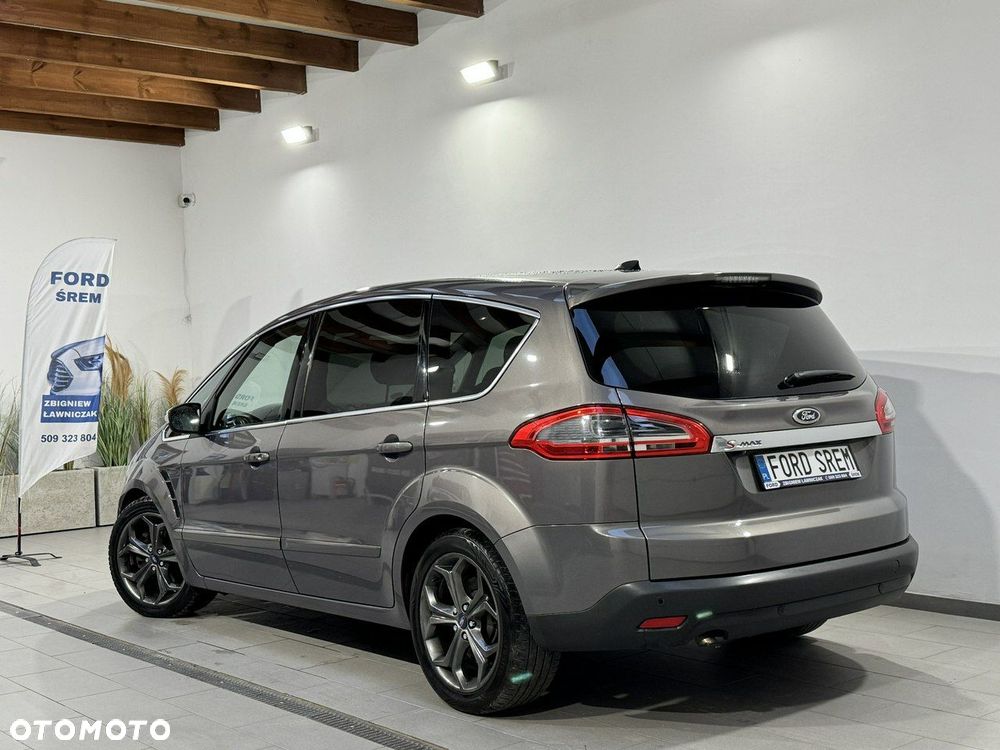 Ford S-Max - 16