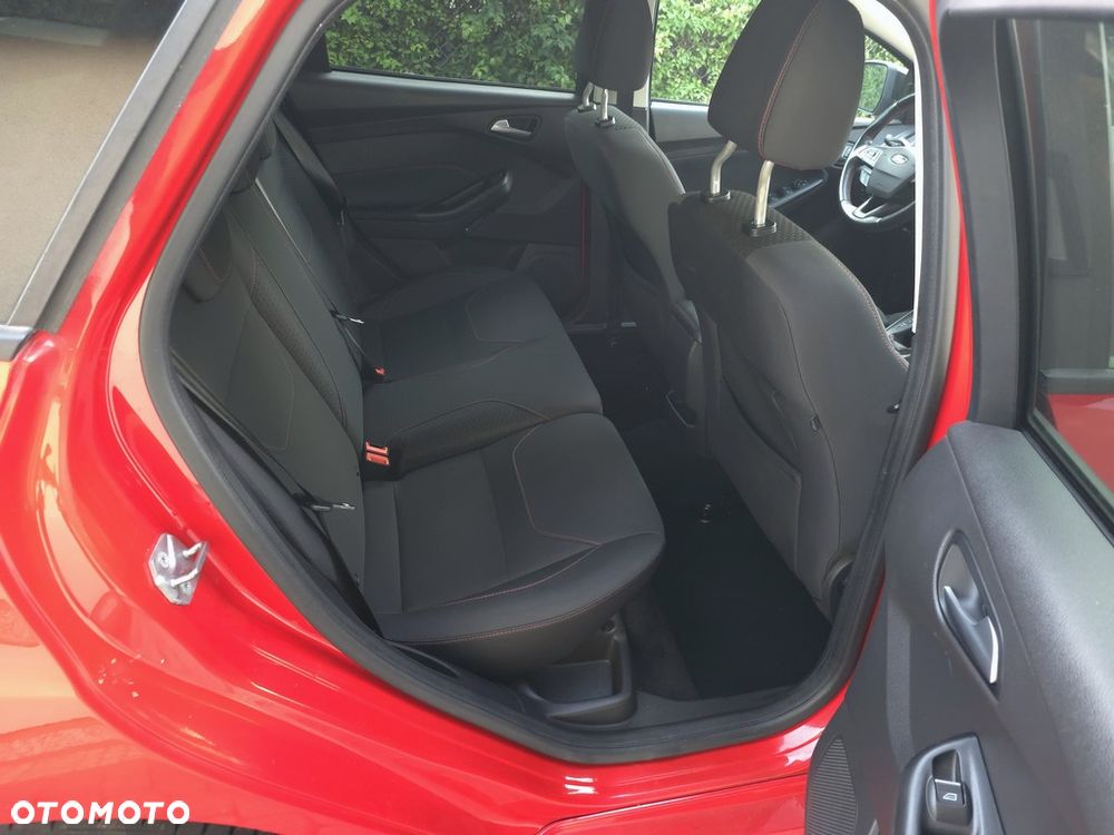 Ford Focus 2.0 TDCi Titanium ASS - 8