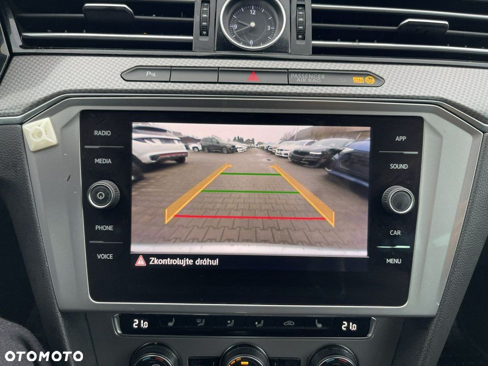 Volkswagen Passat Alltrack 2.0 TDI SCR DSG 4Motion - 11