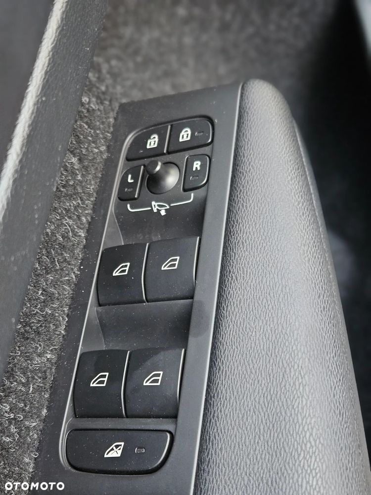 Volvo XC 40 B4 B Momentum - 9