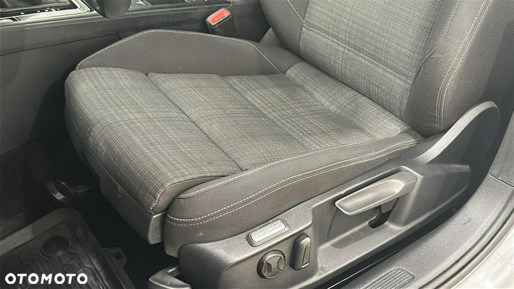 Volkswagen Passat 2.0 TDI EVO Business DSG - 17