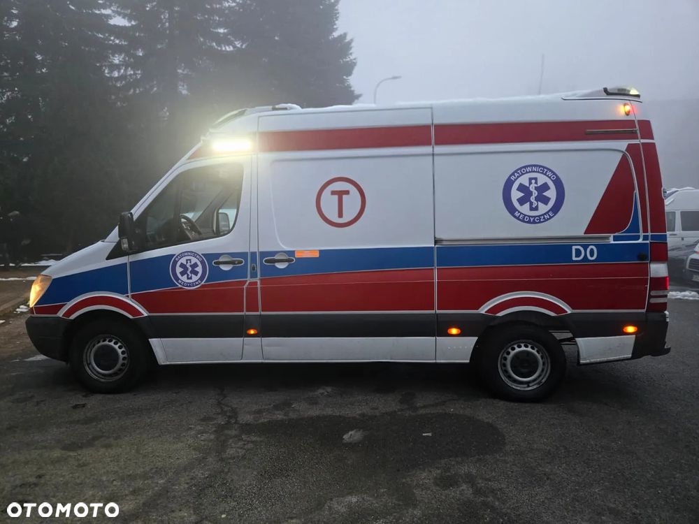 Mercedes-Benz 319 CDI Sprinter Karetka Ambulans Auto-Form karetkizwadowic.pl - 7