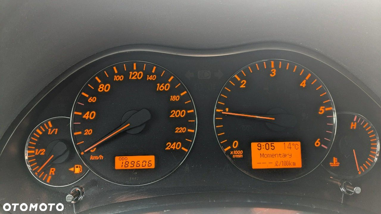 Toyota Avensis - 22