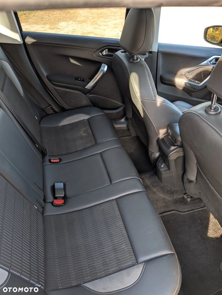 Peugeot 2008 PureTech 110 Stop&Start Allure - 17