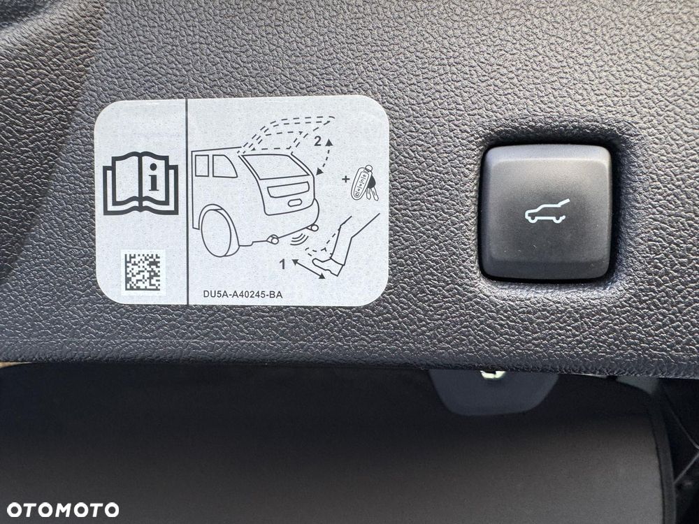 Ford Kuga 1.5 EcoBoost TITANIUM X - 32