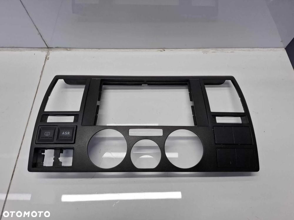 RAMKA KONSOLI DESKI ROZDZIELCZEJ ŚRODKOWA OBUDOWA OSŁONA RADIA PANEL VW T5 - 2