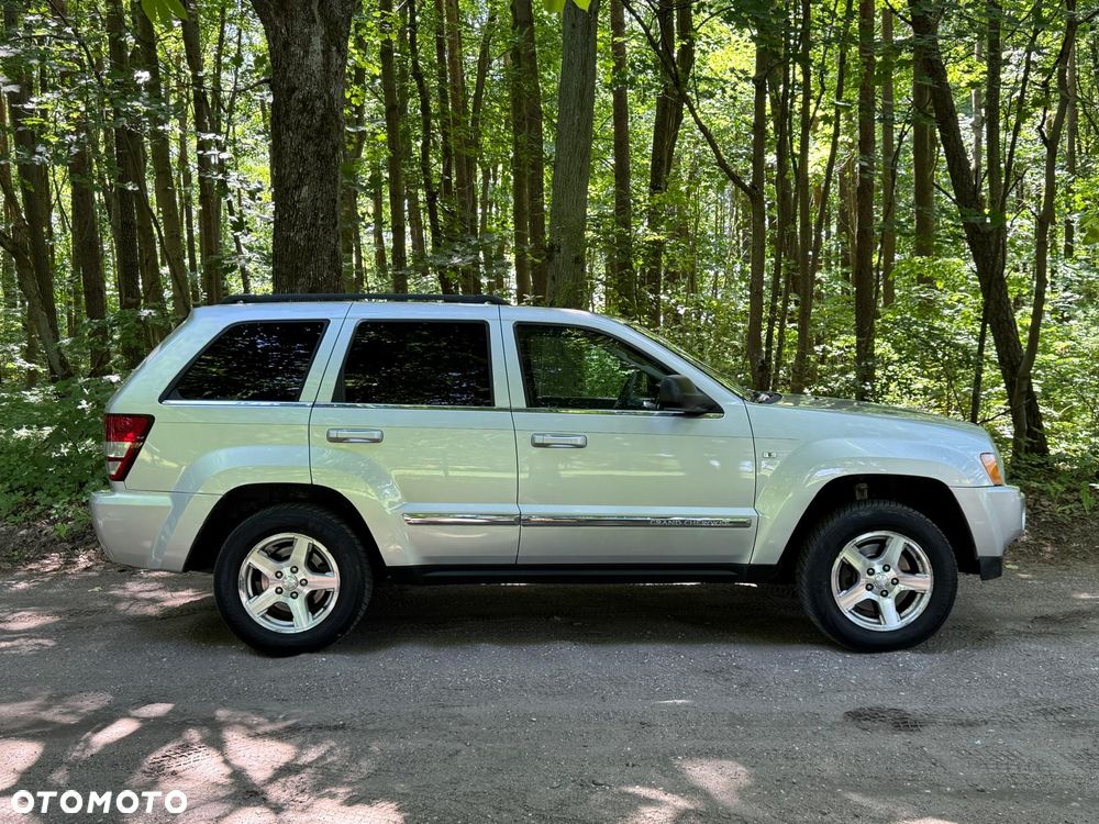 Jeep Grand Cherokee - 12