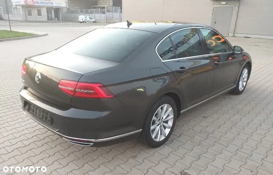 Volkswagen Passat 2.0 TDI Bi-Turbo BMT 4Mot Highline DSG - 8
