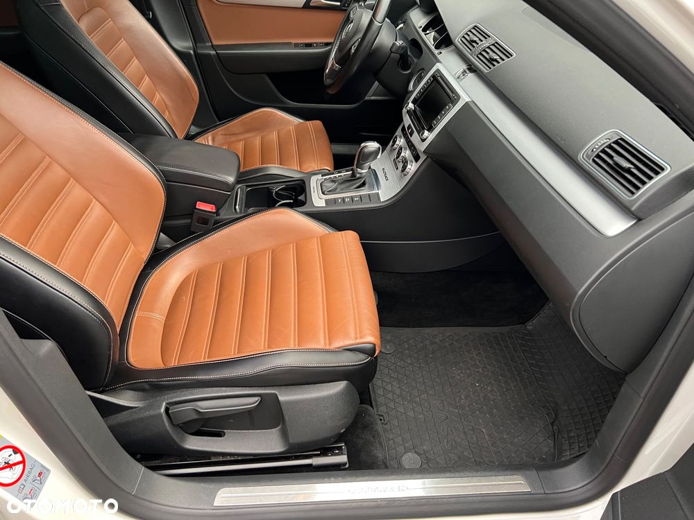 Volkswagen Passat Alltrack 2.0 TDI 4Motion DSG BlueMotion Tec - 16