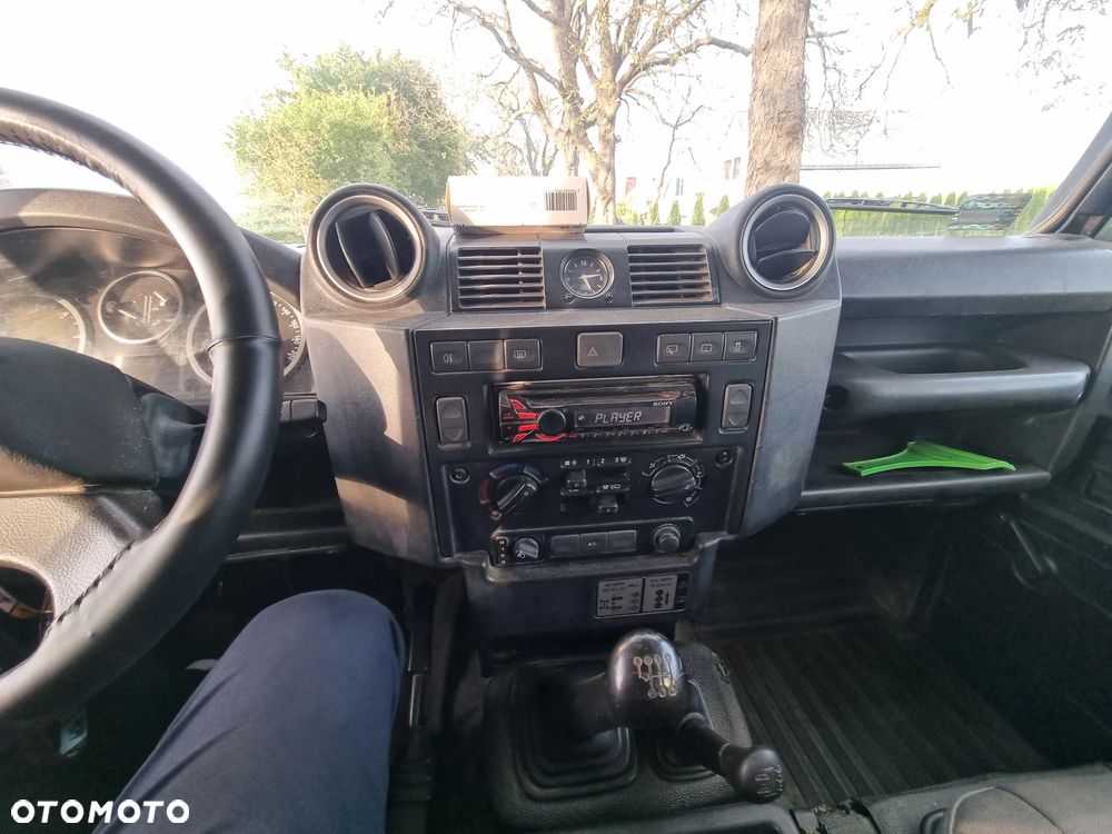 Land Rover Defender 2.2 TD4 SE - 30