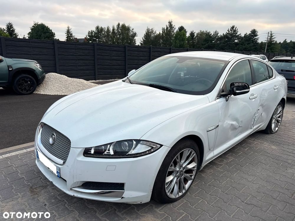 Jaguar XF 3.0 V6 D Luxury - 6