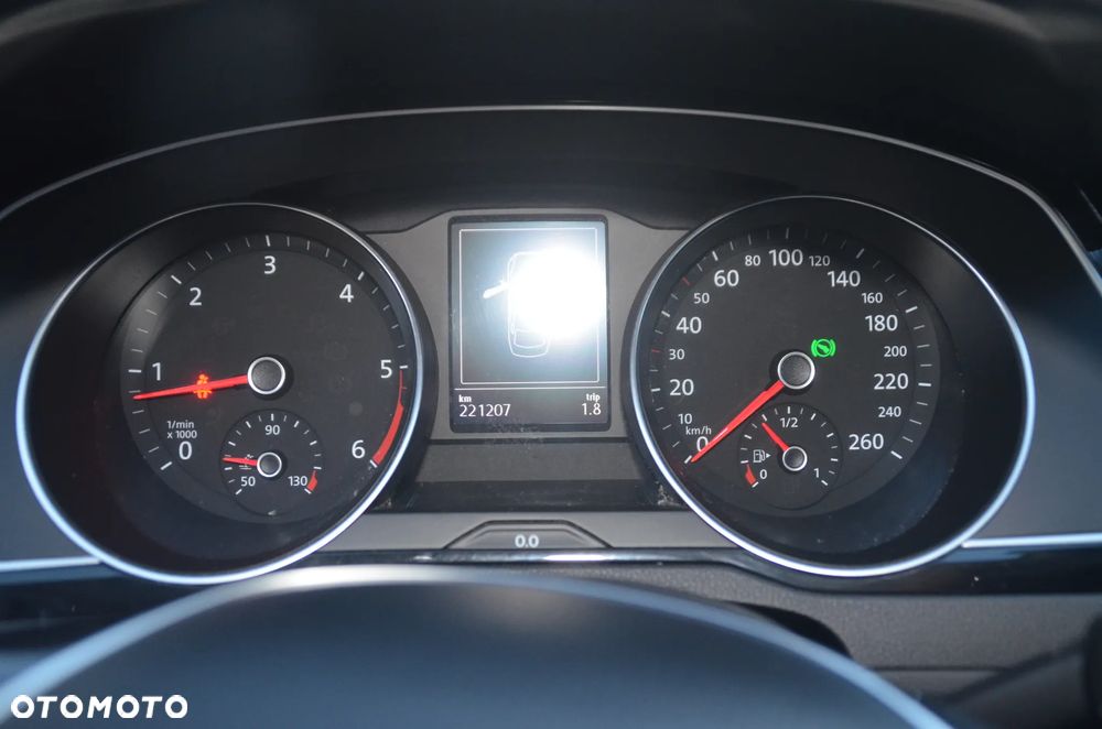 Volkswagen Passat 1.6 TDI SCR DSG Business - 16