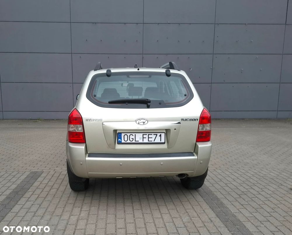 Hyundai Tucson 2.0 Comfort 2WD - 8