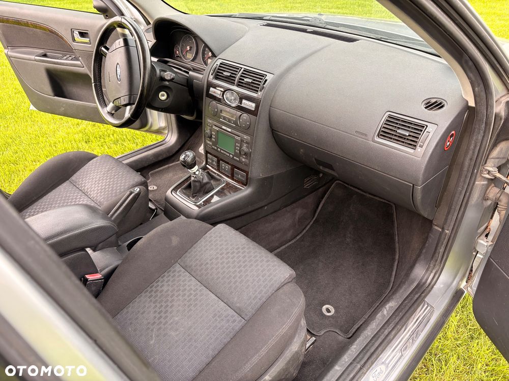 Ford Mondeo 2.0 TDCI Ghia - 6
