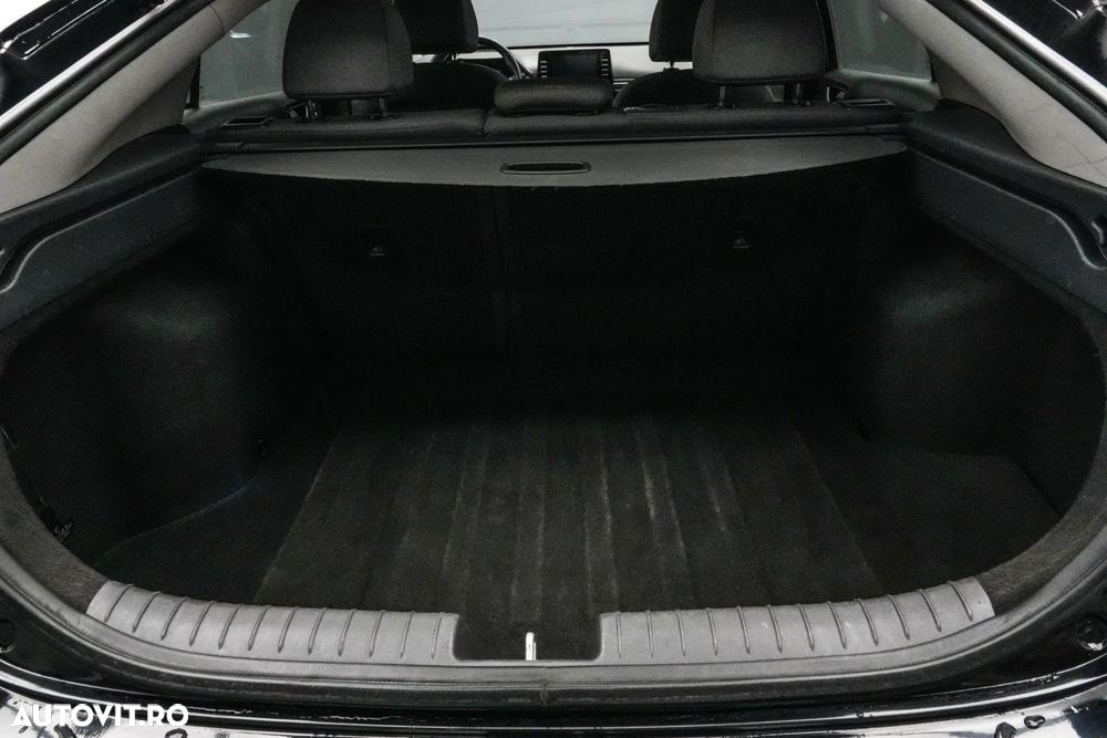 Hyundai IONIQ 1.6 GDI Premium - 21